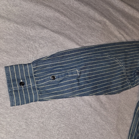 Large Denim tailored railroad button down - Picture 5 of 6